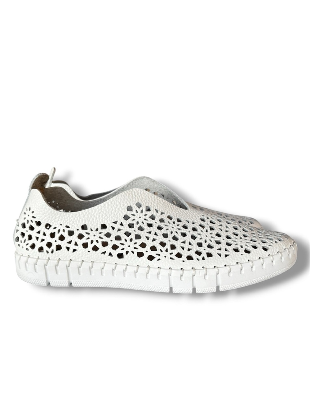 Yokono White Leather Eyelet Slip-On Sneakers Women's 39 (EU) 8.5 (US)